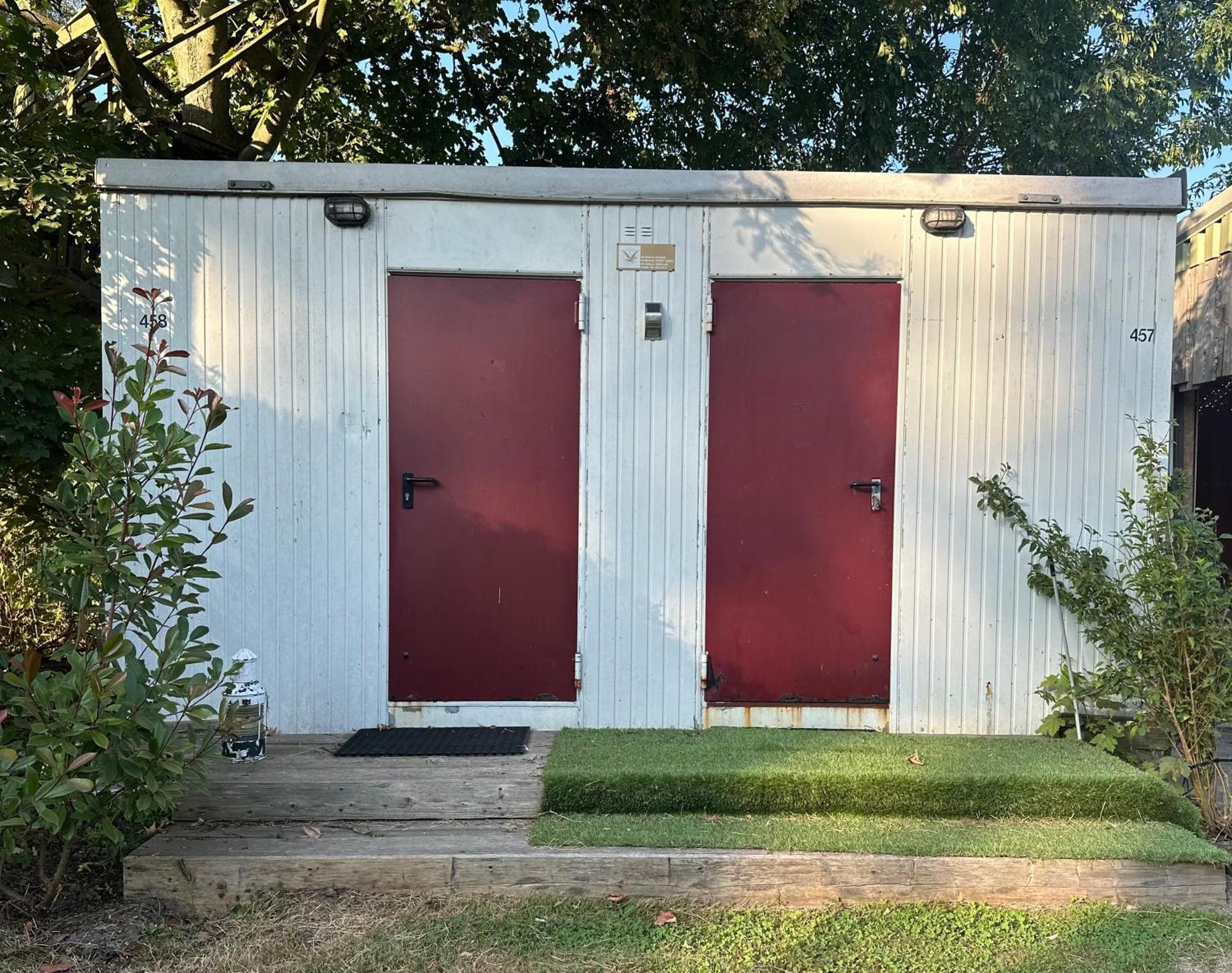 Back To Basic Hotel Zwaanshoek Exterior photo